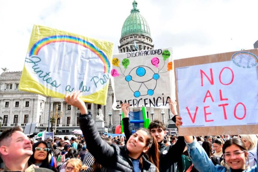 Diputados rechazan veto de Milei sobre Ley de emergencia en discapacidad, el Senado decidirá el futuro de la normativa.