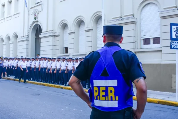 Policías podrán portar el arma reglamentaria solo en servicio tras preocupante ola de suicidios en la institución