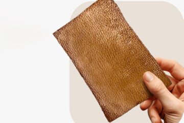 Innovador producto de hongos y residuos orgánicos simula cuero y atrae a importantes clientes de la industria