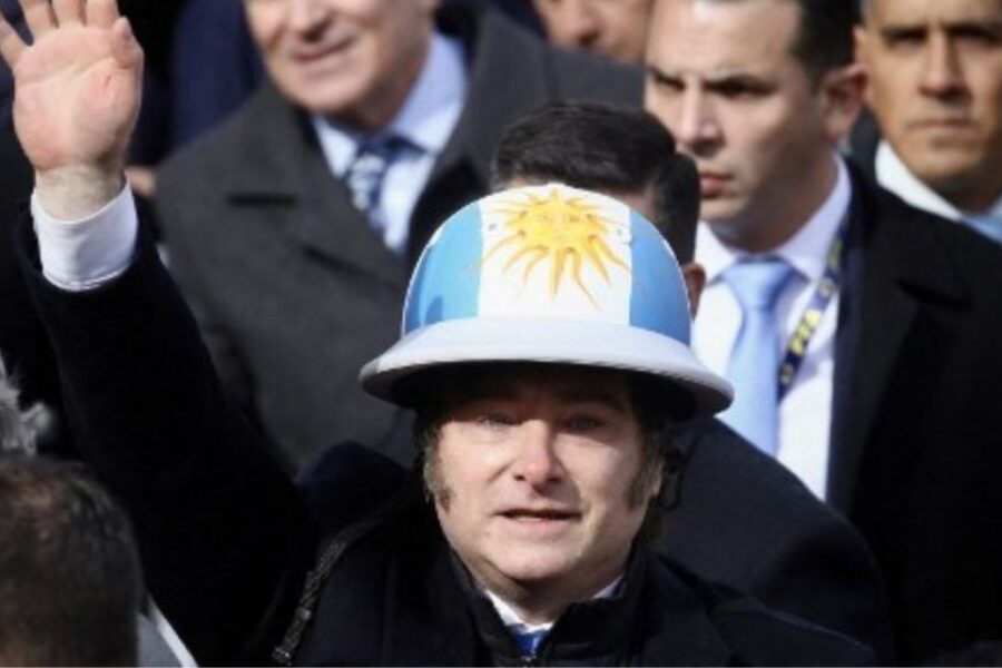 Javier Milei desciende en imagen, mientras LLA se mantiene al frente en intención de voto