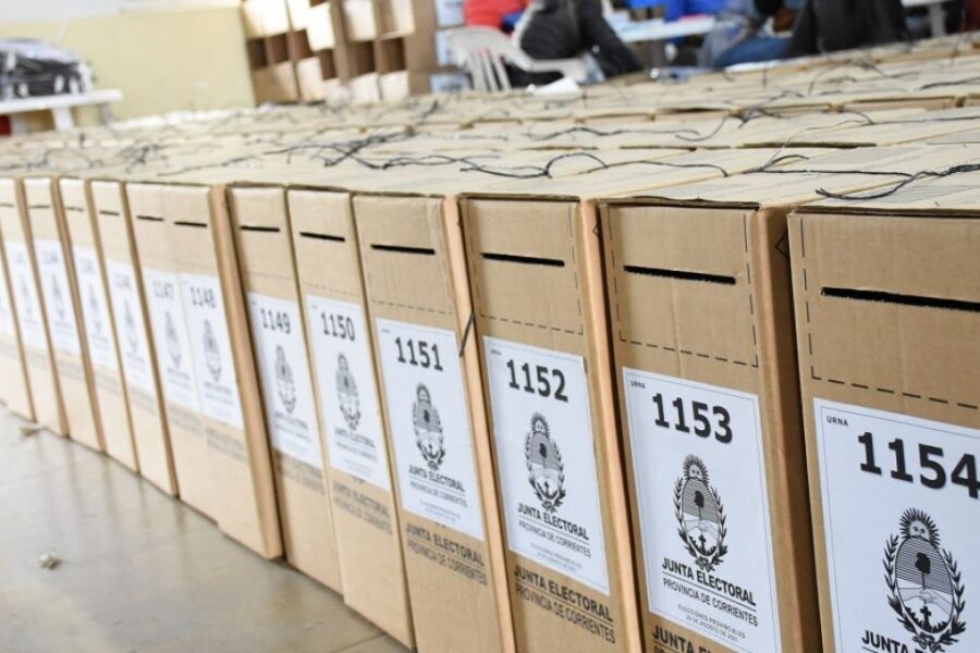 Encuesta revela posibilidad de balotaje y alta participación en las próximas elecciones de Corrientes