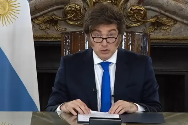 Escasa reacción local a la cadena de Milei