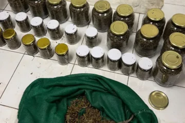 Hombre huye entre malezas tras desechar casi 14 kilos de marihuana en el oeste de Paraná