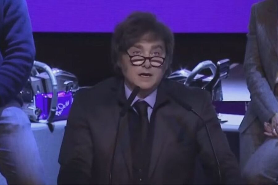 Cae la imagen de Javier Milei por presuntas coimas entre el Gobierno y laboratorios; solo el 35% confía en él