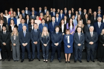 Elecciones: Javier Milei junto a los 32 candidatos de La Libertad Avanza