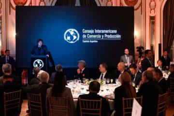 Definiciones económicas de Javier Milei son relativizadas en el Consejo Interamericano de Comercio y Producción