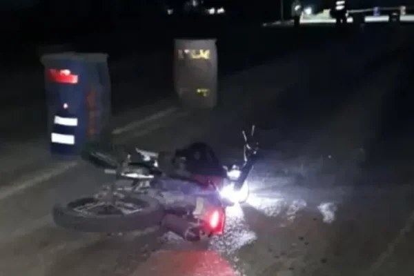Motociclista sufre grave traumatismo de cráneo en fuerte vuelco en la Ruta 18