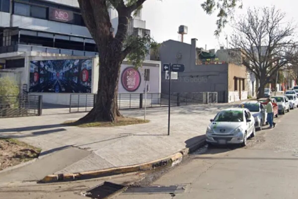 Hombre fallece tras descompensarse en plena vía pública