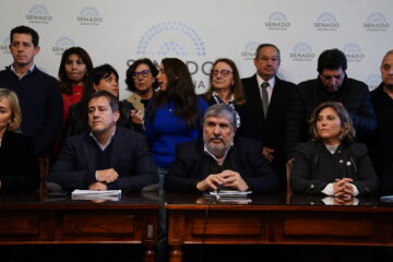 El peronismo mete presión a los gobernadores y avisa que si apoyan los vetos de Milei serán “los nuevos Kueider”