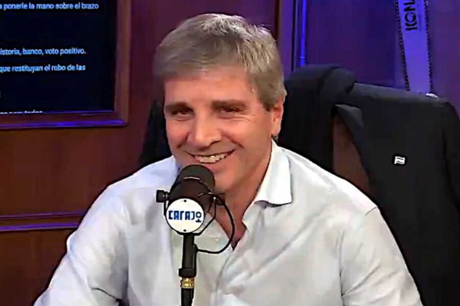 Luis Caputo se burla de las personas con discapacidad y genera controversia en redes sociales