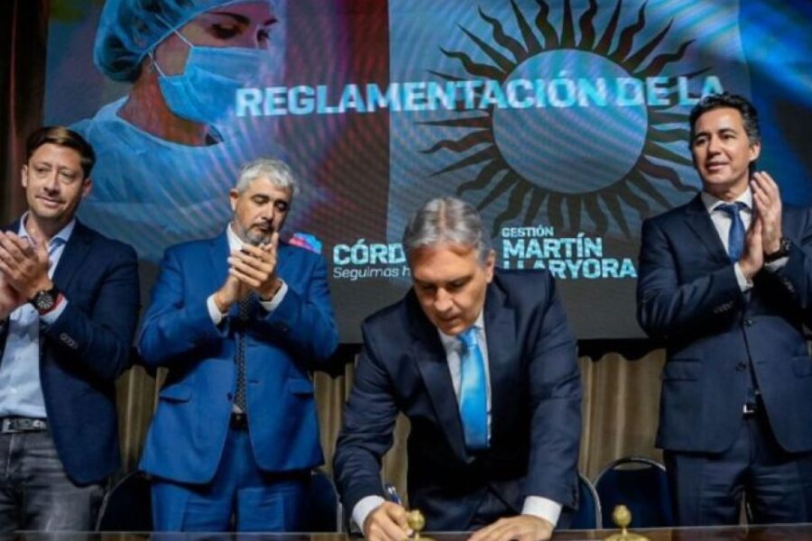 Llaryora informa sobre un incremento salarial de aproximadamente 300 mil pesos para los profesionales de salud