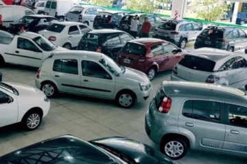 En agosto cayó la venta de autos usados