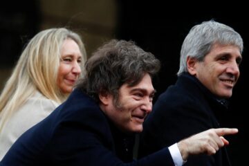 Gobierno reafirmó plan económico y Caputo aseguró que no habrá cambios en el dólar ni en el superávit tras la derrota electoral