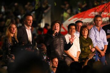 Milei lanza a sus ministros a hacer campaña y visitará dos provincias clave para las elecciones