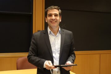 Damián Falcone: La estabilidad cambiaria impulsa el uso del dólar en pagos y alerta sobre riesgos financieros en elecciones