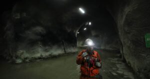 Empleo en el sector minero se desploma por décimo mes, a pesar de crecientes anuncios de inversión y nuevos proyectos.