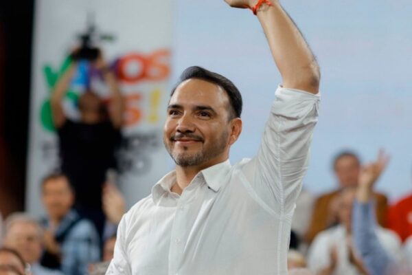 Corrientes: Valdés salió a festejar un triunfo y la oposición denunció falta de transparencia en el escrutinio