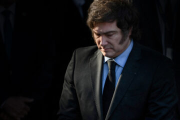 Milei pasó del Pacto de Mayo a la mesa vacía