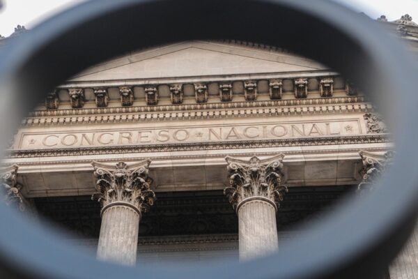 Decreto fugaz, tormenta duradera: el Congeso pide explicaciones por las retenciones 0