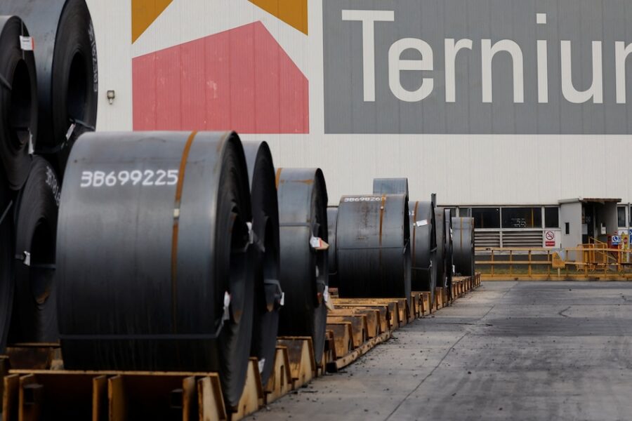 Paro indeterminado de contratistas detiene alto horno de Ternium en San Nicolás; Gobierno dicta conciliación obligatoria