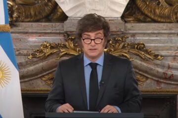 Milei expone claves económicas: aumento en salud y jubilaciones, y restricciones al BCRA para 2026 en cadena nacional