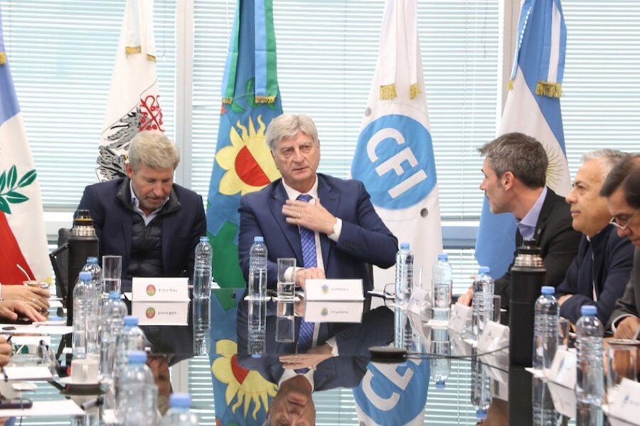 Dos provincias en espera de autorización para emitir deuda de hasta USD 1.600 millones en Wall Street amid tension política