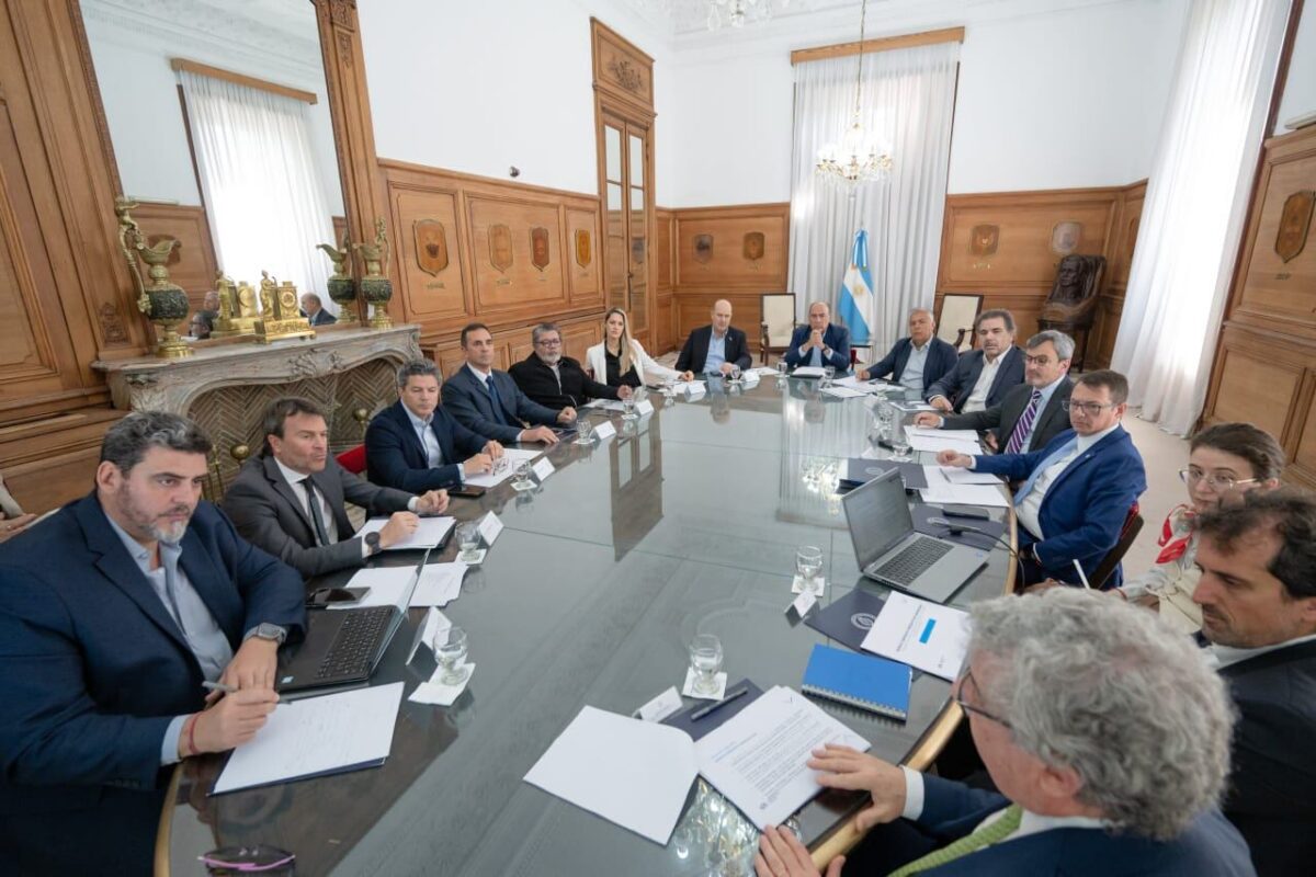 El Gobierno reunió al Consejo de Mayo en Casa Rosada y activó la discusión de la reforma tributaria