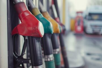 El gobierno retrasa nuevamente la actualización de impuestos a combustibles y pierde USD 1.786 millones en recaudación