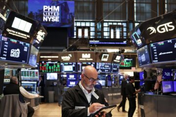 Acciones argentinas caen hasta 15% en premarket de Wall Street tras resultados de elecciones bonaerenses y bonos descienden más de 8%