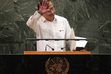 Gustavo Petro defiende al Ejército como salvador global y aboga por evitar medidas unilaterales violentas en el mundo