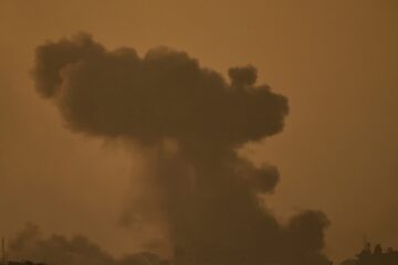 Ministro de Defensa de Israel declara que Gaza está en llamas tras intensos bombardeos contra Hamas