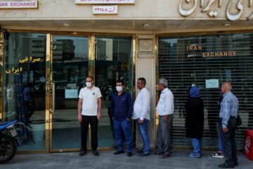 Crisis en Irán: el rial se desploma a mínimos históricos por la inminente amenaza de sanciones de la ONU