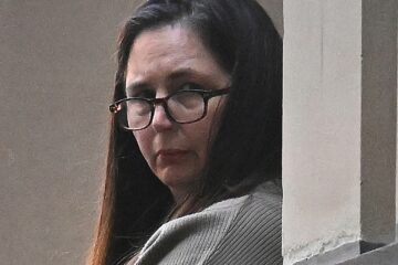 Mujer condenada a cadena perpetua en Australia por envenenar a tres familiares con “hongos de la muerte”