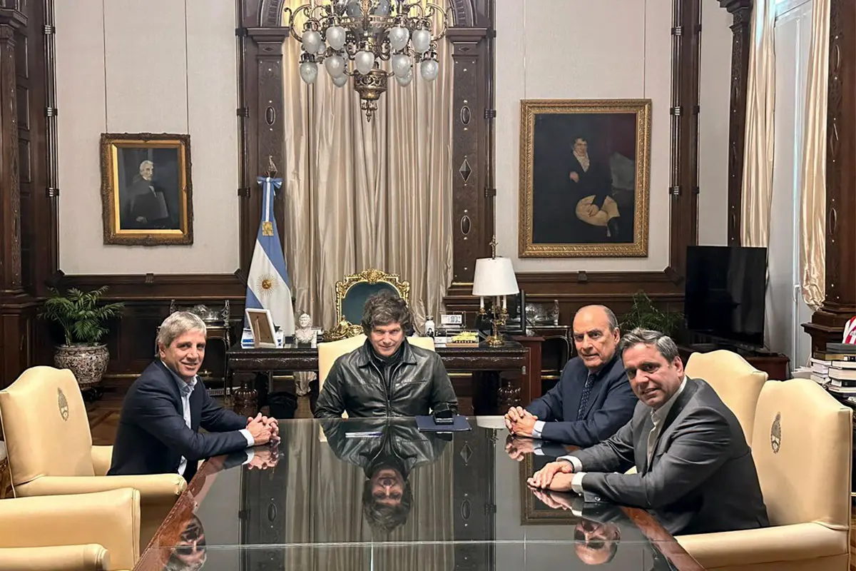 Lisandro Catalán debuta como ministro del Interior: recibe a los gobernadores de Entre Ríos, Chaco y Mendoza en Casa Rosada