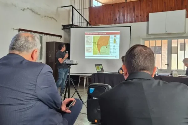 Cauce señala puntos críticos en la audiencia pública sobre extracción de arenas en Aldea Brasilera