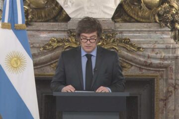 El presupuesto 2026 prevé una inflación del 10,1% y un dólar a 1.423 pesos, según análisis en QR!