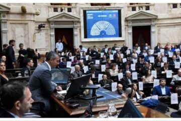 Oposición solicita sesión candente en diputados sobre Garrahan, universidades, coimas y fentanilo contra el gobierno