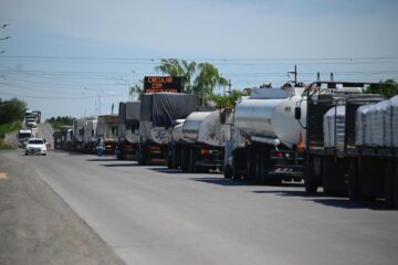 Se dispara el ingreso de camiones a puertos cerealeros tras la breve eliminación de las retenciones