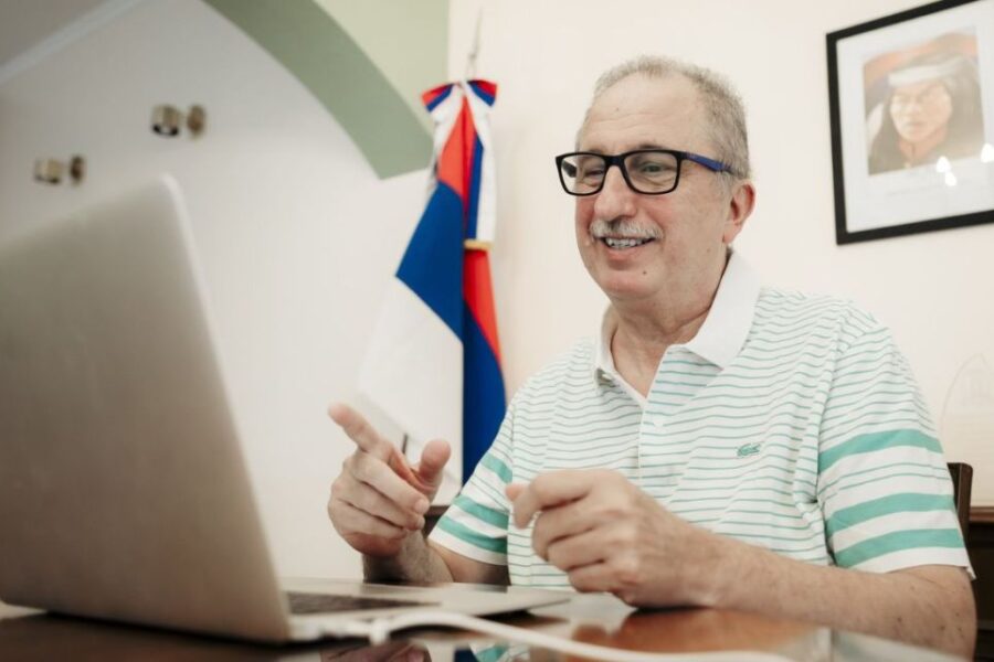 Gobernador de Misiones solicita amparo contra Javier Milei por pensiones de invalidez