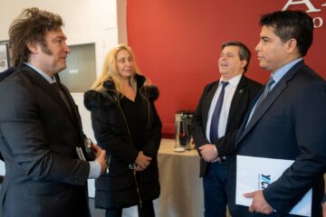 Tras el veto al reparto de los ATN, el gobernador de Santa Cruz comparó a Javier Milei con los Kirchner: “Aplica la misma política de soberbia”