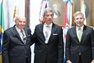 El gobernador de Entre Ríos destacó el rol del juez Horacio Rosatti como “límite” a la corrupción y a los “atropellos del poder de turno”