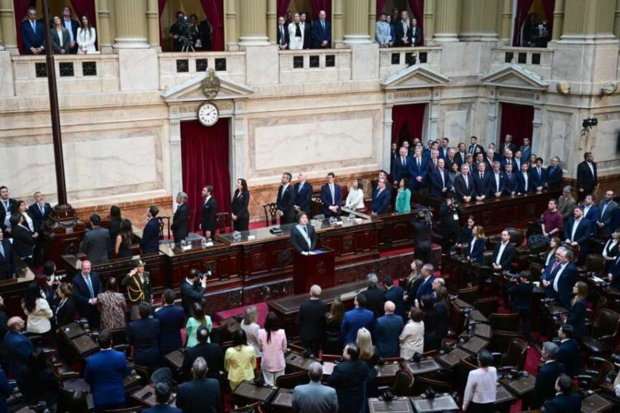 Oposición logra quorum en Congreso para debatir vetos de Milei al Garrahan y universidades en sesión clave