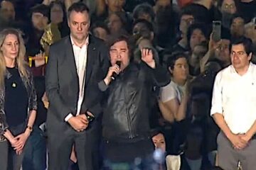 Milei en Córdoba: alertó sobre calumnias y reafirmó que “La Libertad Avanza o la Argentina retrocede”