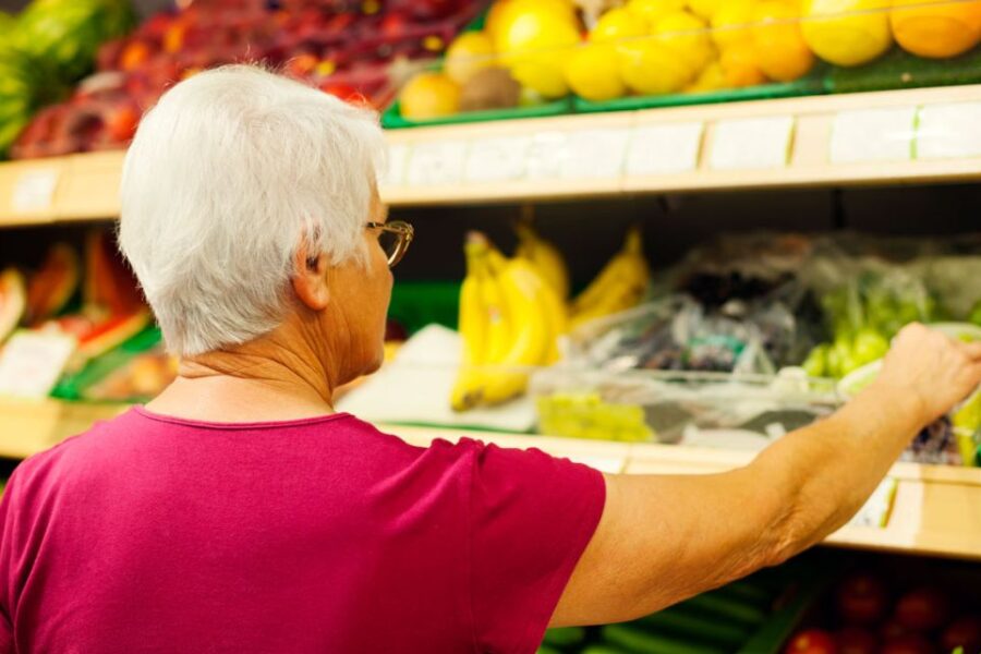 Jubilados: cómo funciona la ampliación del plan de descuentos en supermercados, farmacias y ópticas