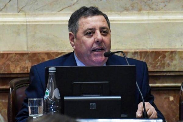 Inactividad en Comisión de Agricultura del Senado dirigida por De Ángeli