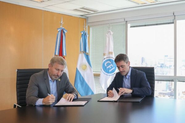 Frigerio firmó con el CFI un convenio para ampliar créditos a emprendedores y Pymes entrerrianas