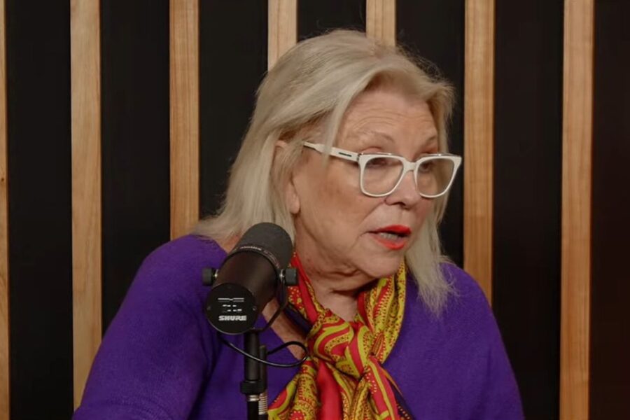 Carrió critica a Javier y Karina Milei, a quienes califica de “pareja perversa” en su última declaración