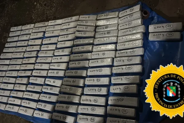 Empleado municipal de Colón arrestado con 77 kilos de marihuana en una pensión local