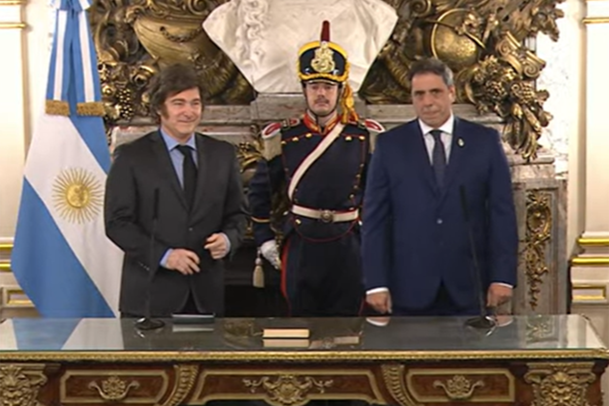 Interna. La ceremonia fugaz en la que Milei aprovechó para respaldar a su gabinete ante las versiones de cambio