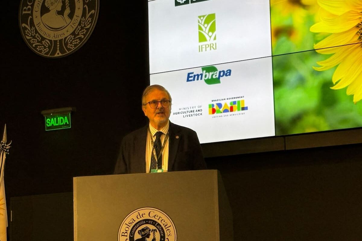 la bolsa de cereales presenta un fuerte reclamo por las retenciones